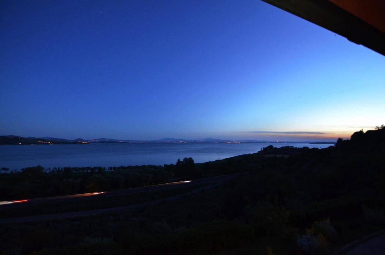 B&B Torre Del Lago Trasimeno Passignano sul Trasimeno Luaran gambar